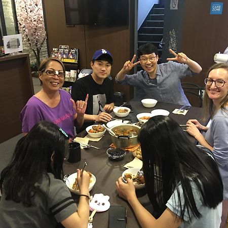 Philstay Myeongdong Station Seoel Buitenkant foto