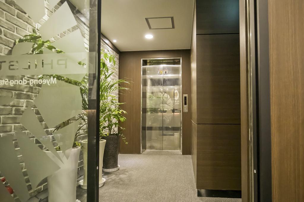 Philstay Myeongdong Station Seoel Buitenkant foto