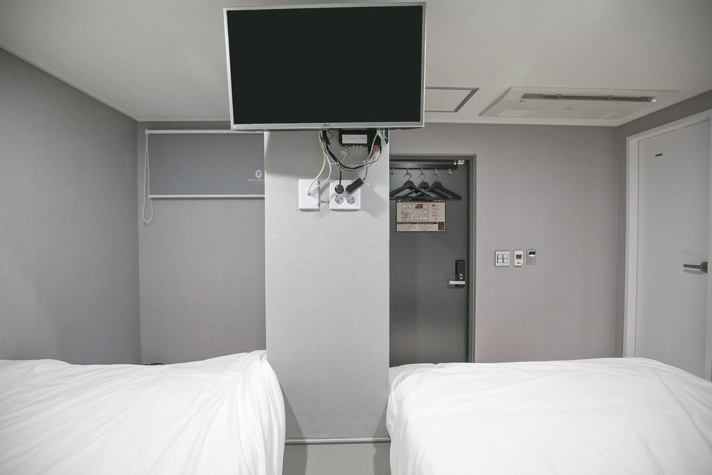 Philstay Myeongdong Station Seoel Buitenkant foto