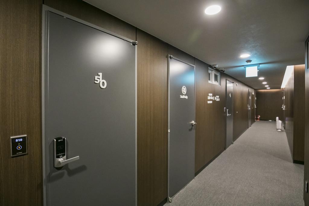 Philstay Myeongdong Station Seoel Buitenkant foto